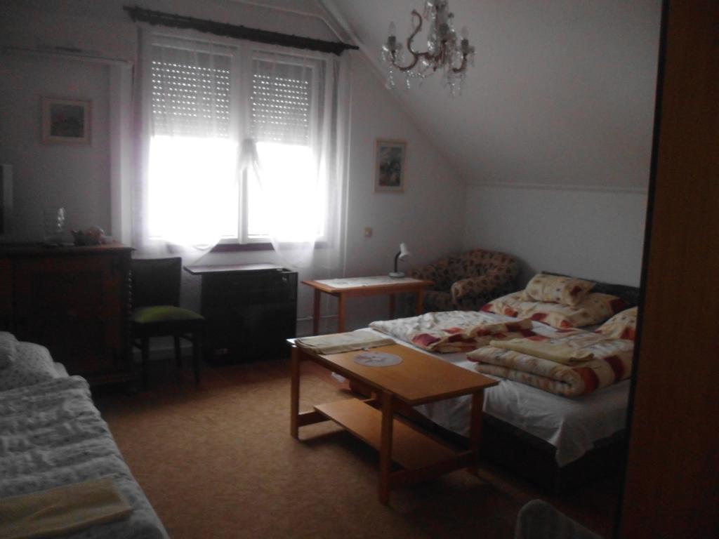 Sarkadi Apartman Хайдусобосло Экстерьер фото